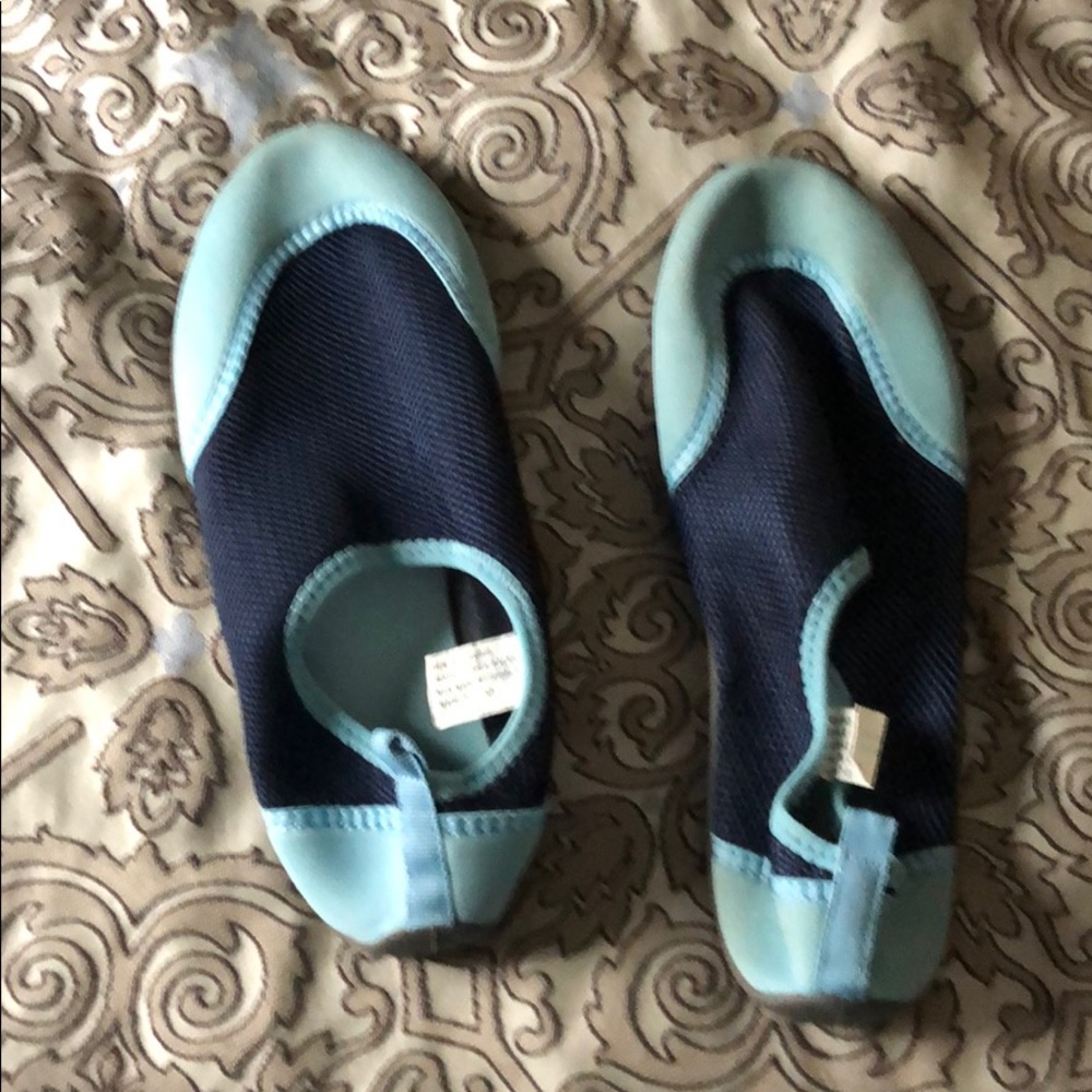 Water shoes